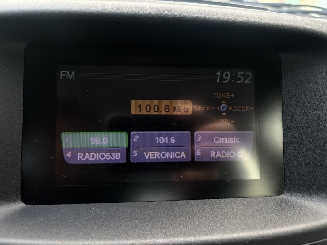 Nissan Almera Tino