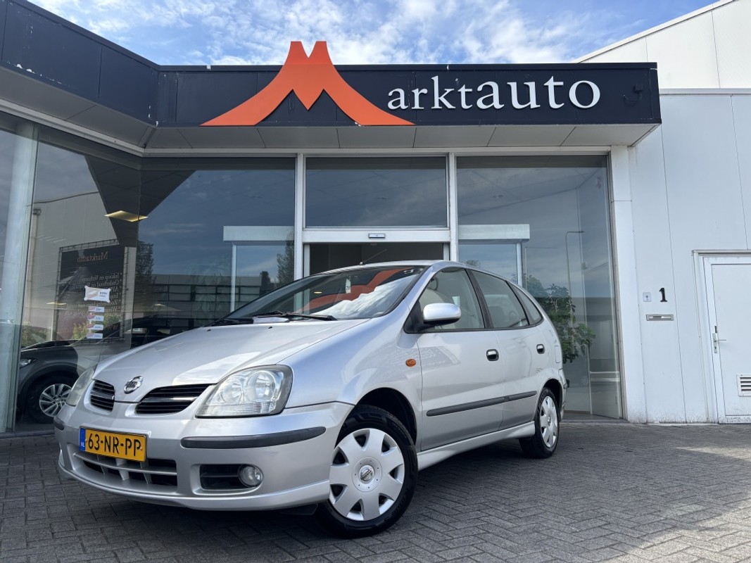 Nissan Almera Tino