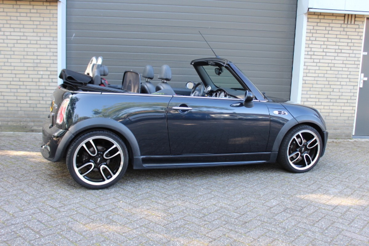 MINI Cooper Cabrio