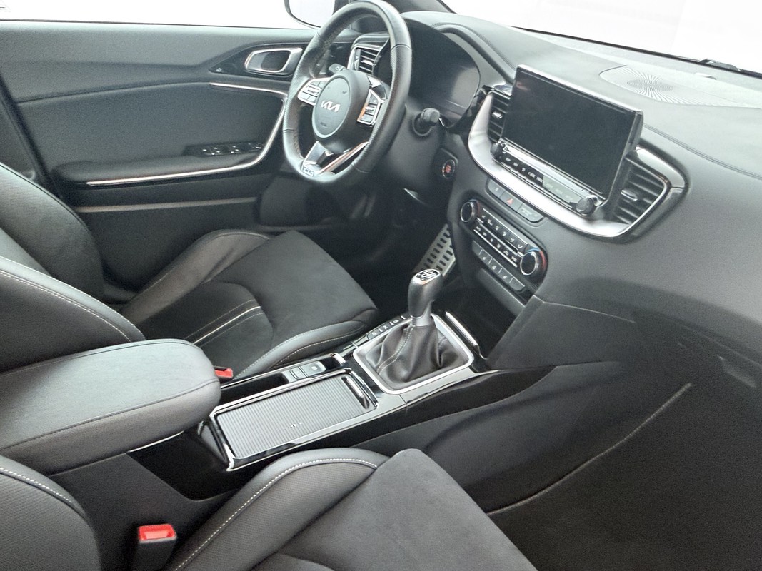 Kia ProCeed