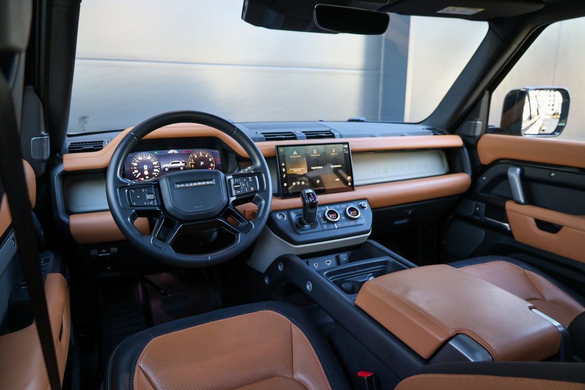 Land Rover Defender