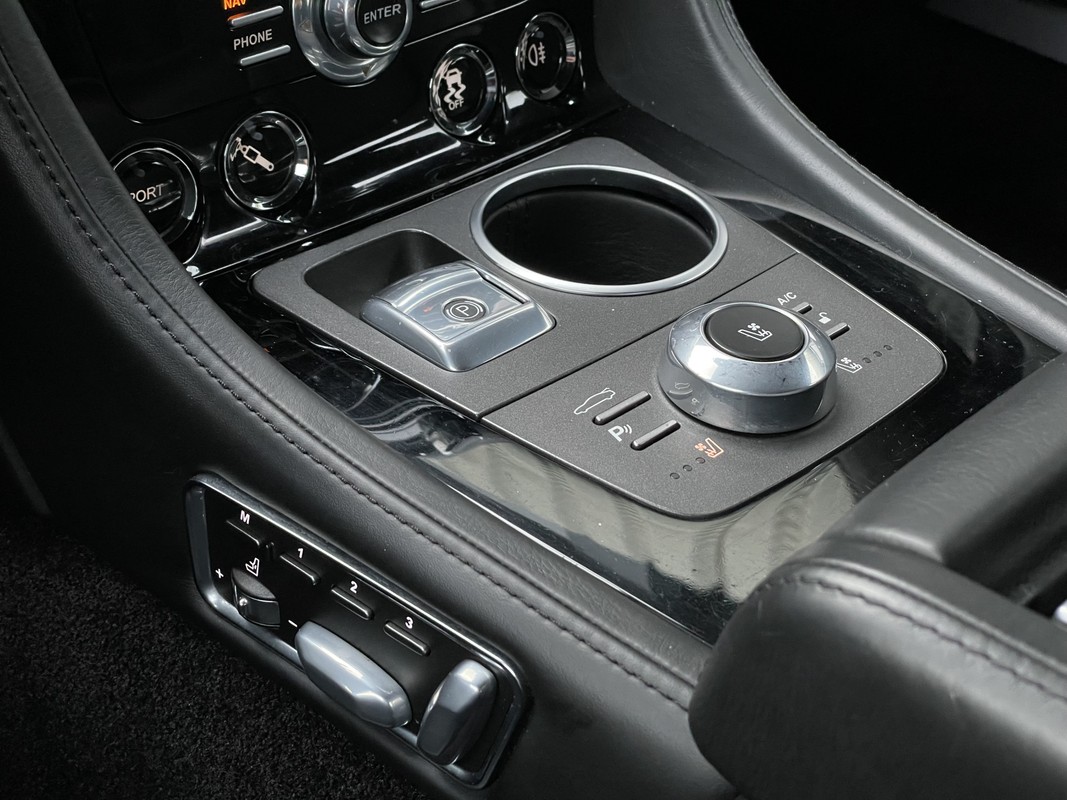 Aston Martin Rapide