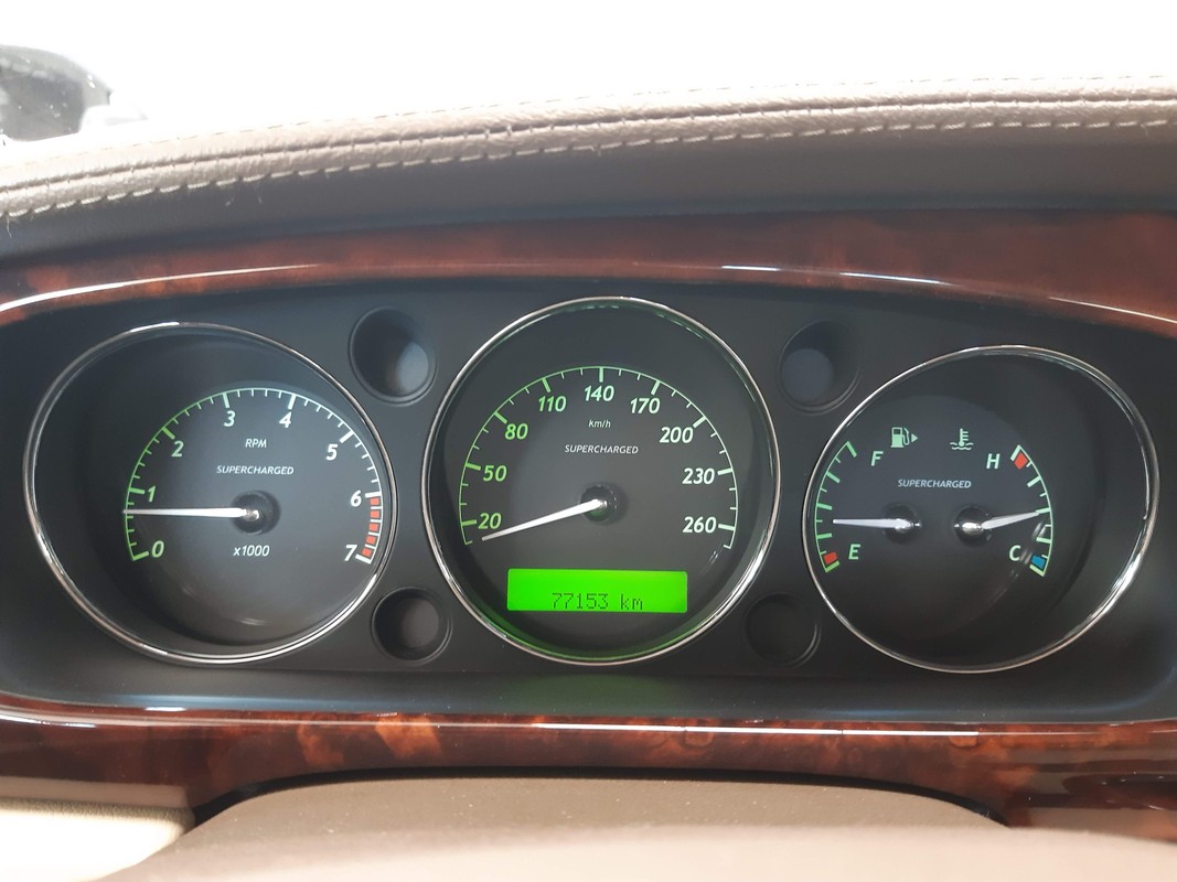 Jaguar XJ
