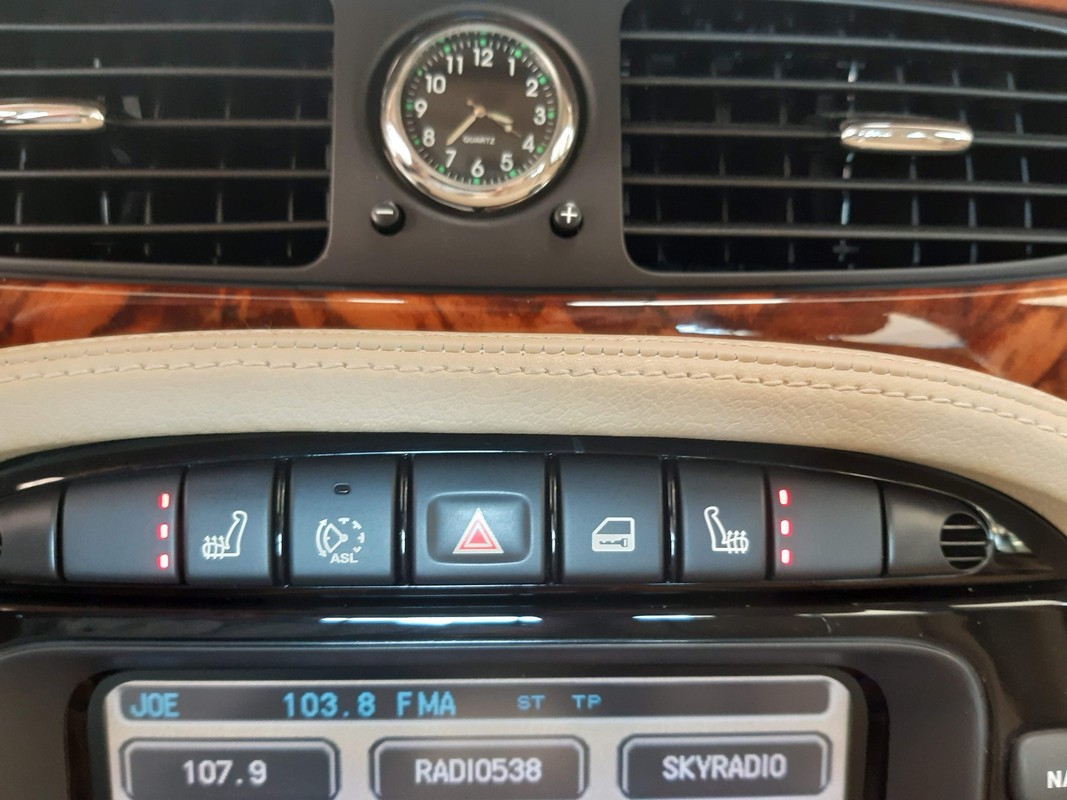 Jaguar XJ