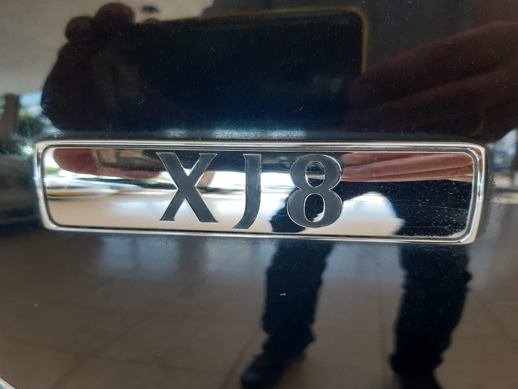 Jaguar XJ