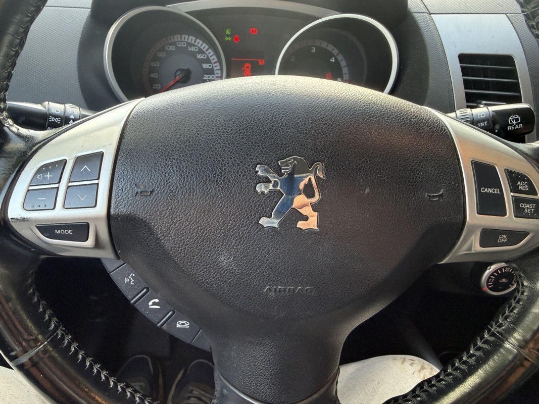 Peugeot 4007
