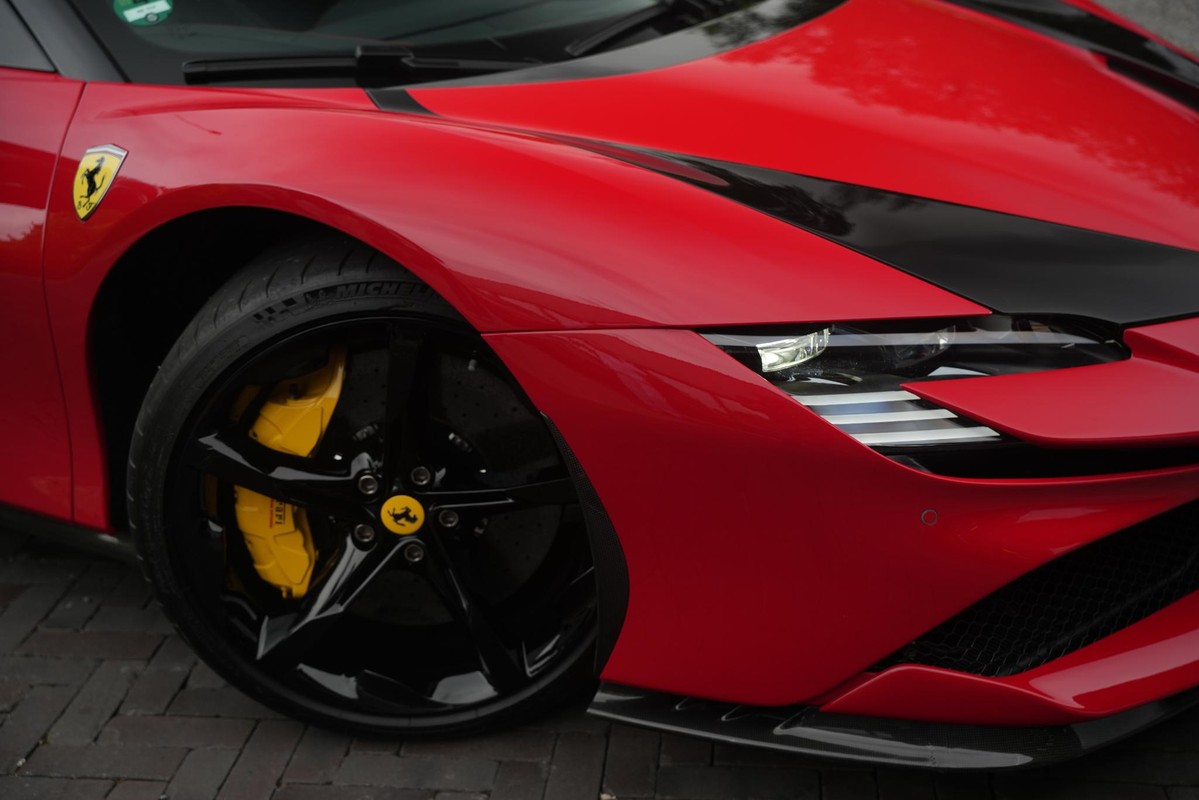 Ferrari SF90 Stradale
