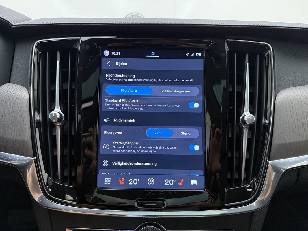 Volvo S90