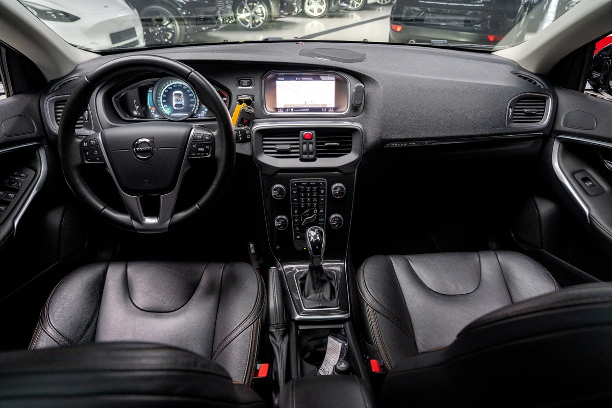 Volvo V40