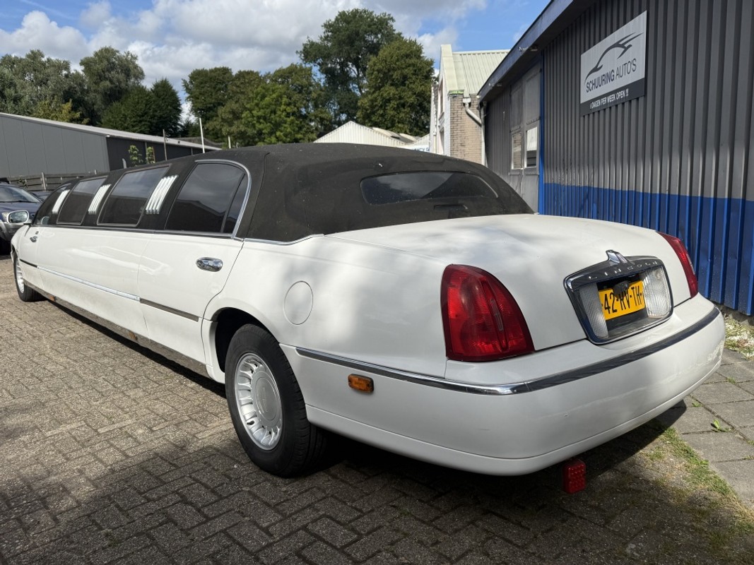 Lincoln Town Car