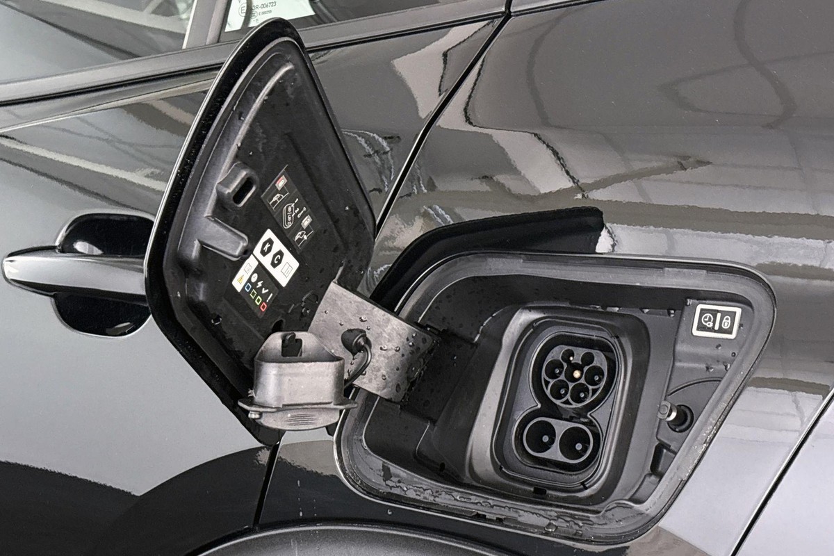 Peugeot e-2008