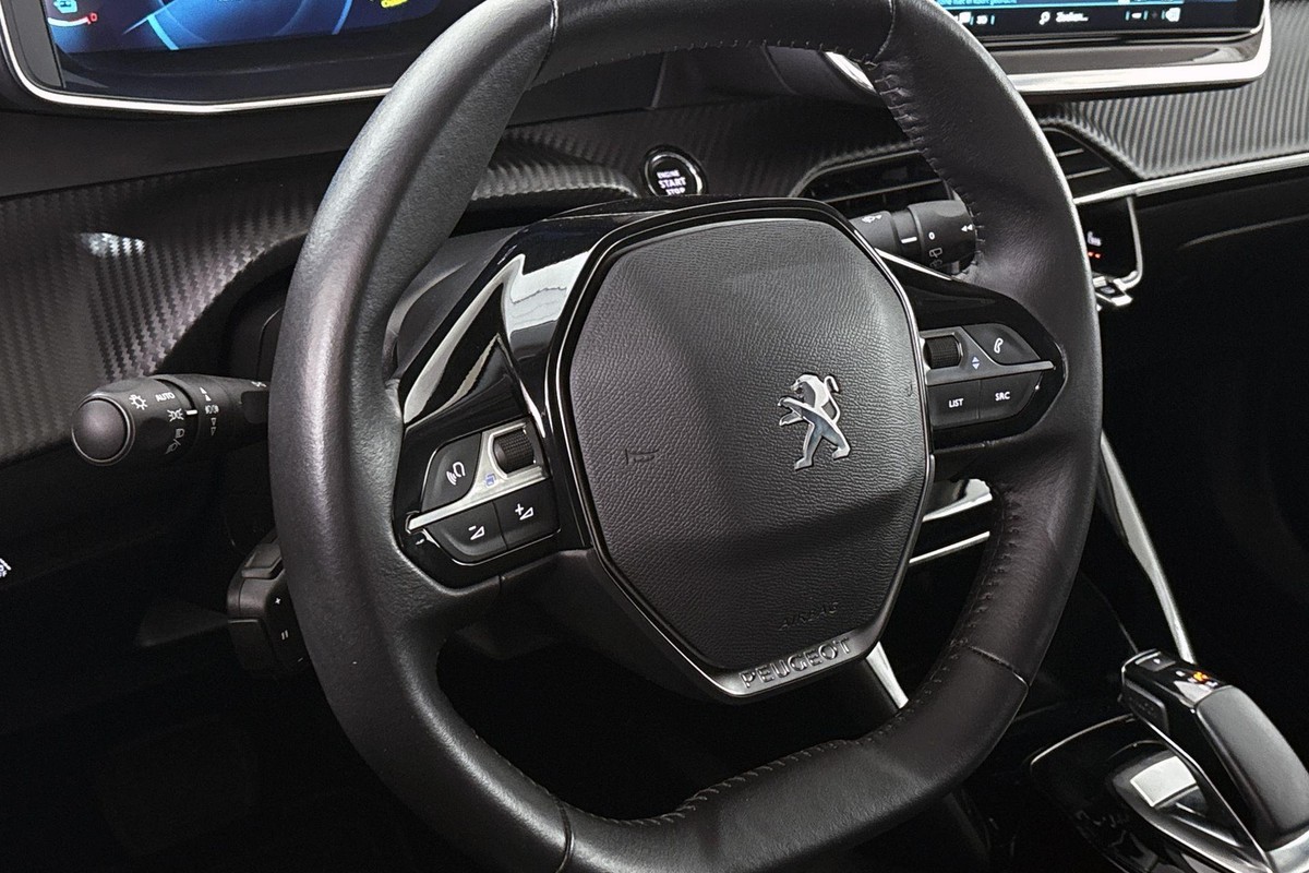Peugeot e-2008