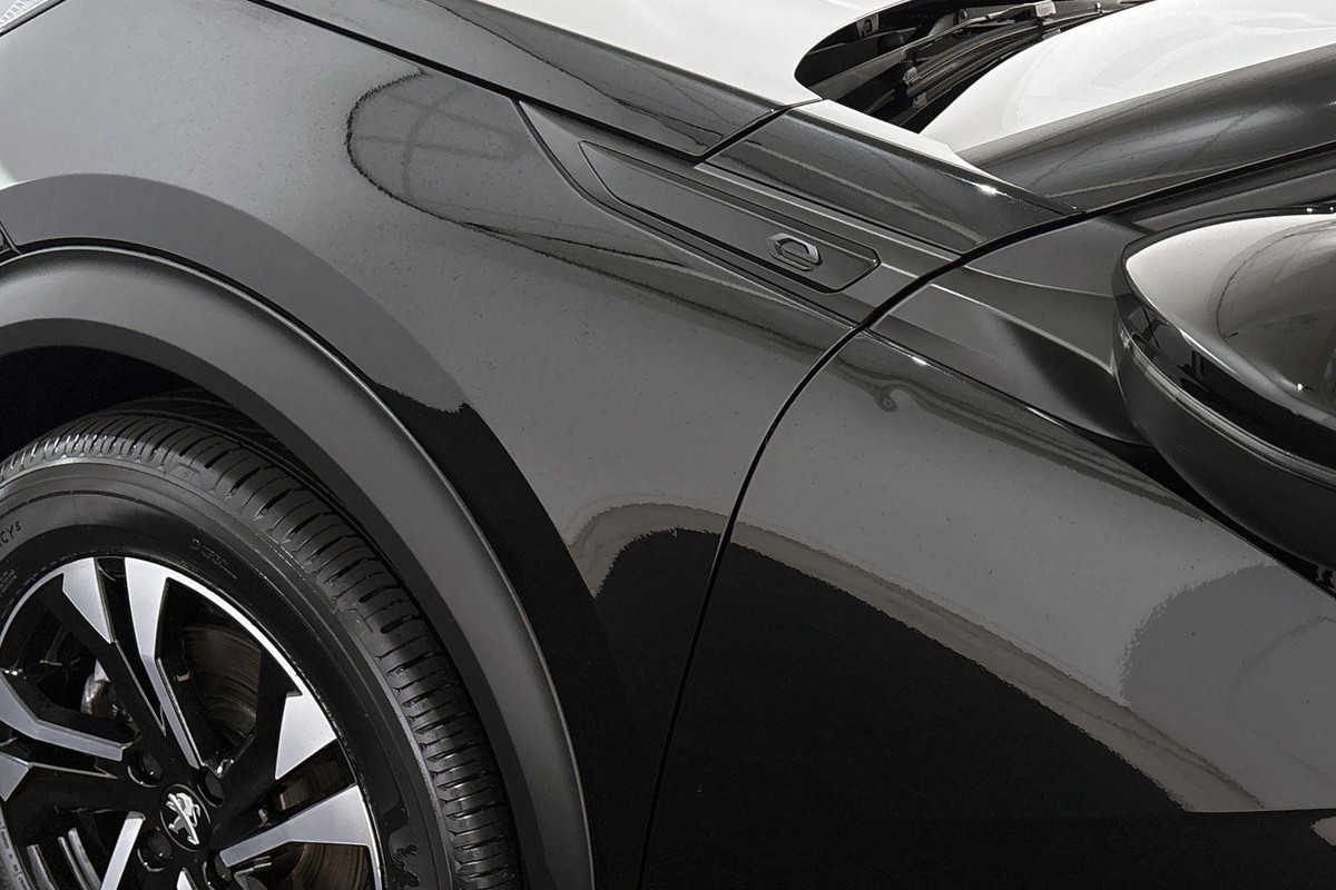 Peugeot e-2008