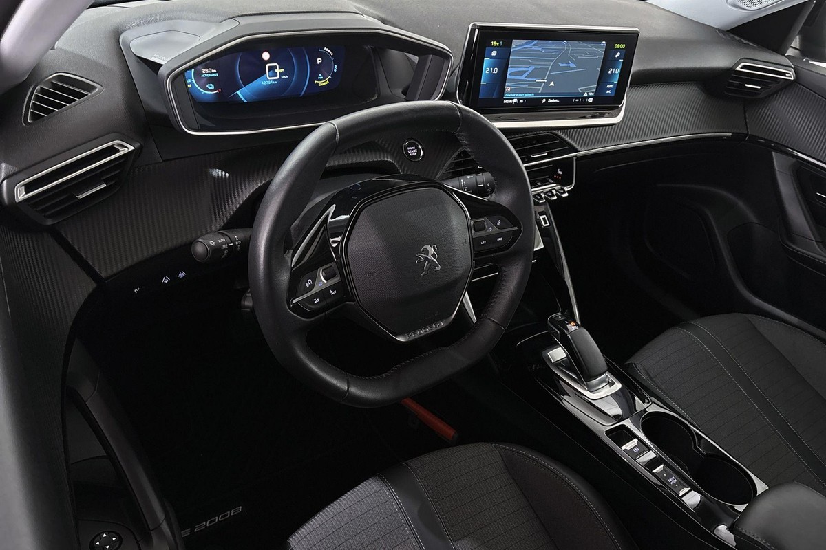 Peugeot e-2008