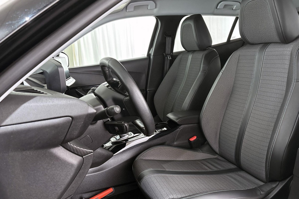 Peugeot e-2008