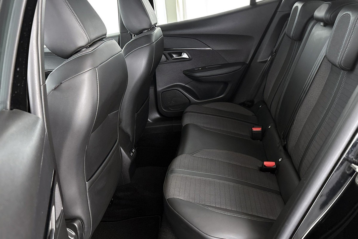 Peugeot e-2008