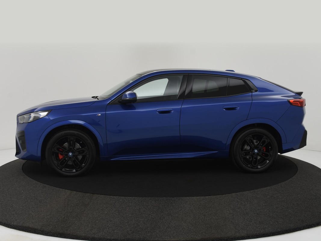 BMW iX2