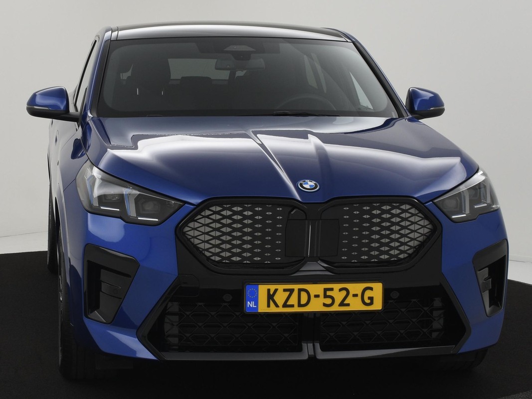 BMW iX2