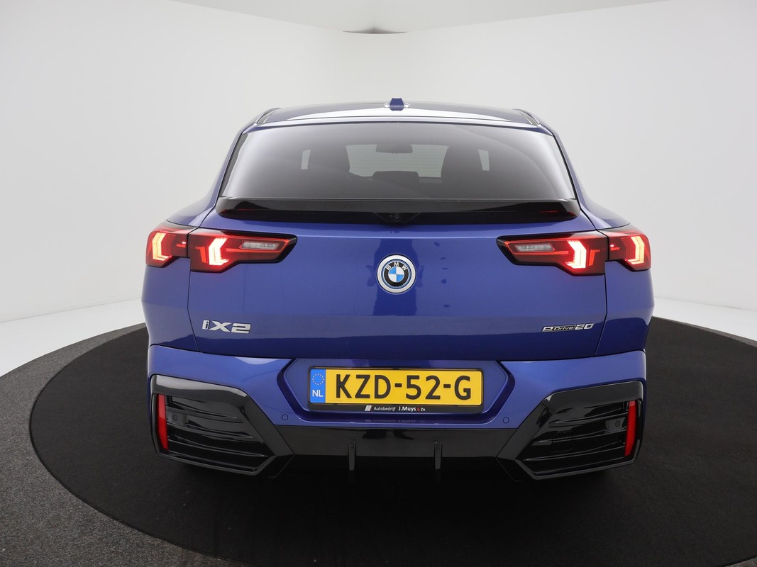 BMW iX2