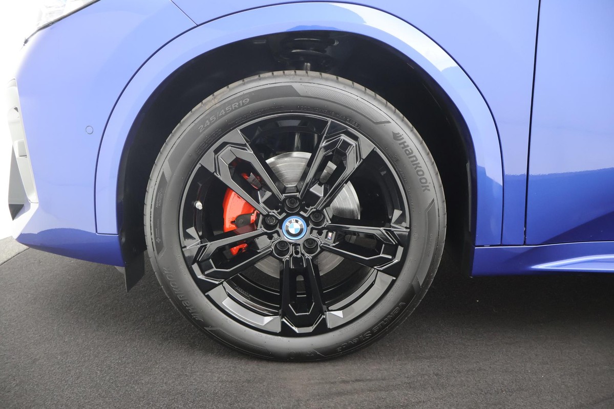 BMW iX2