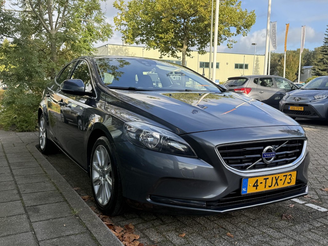 Volvo V40