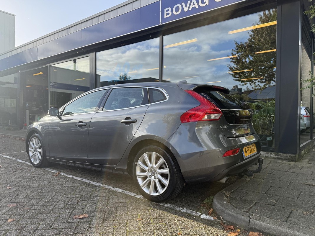 Volvo V40