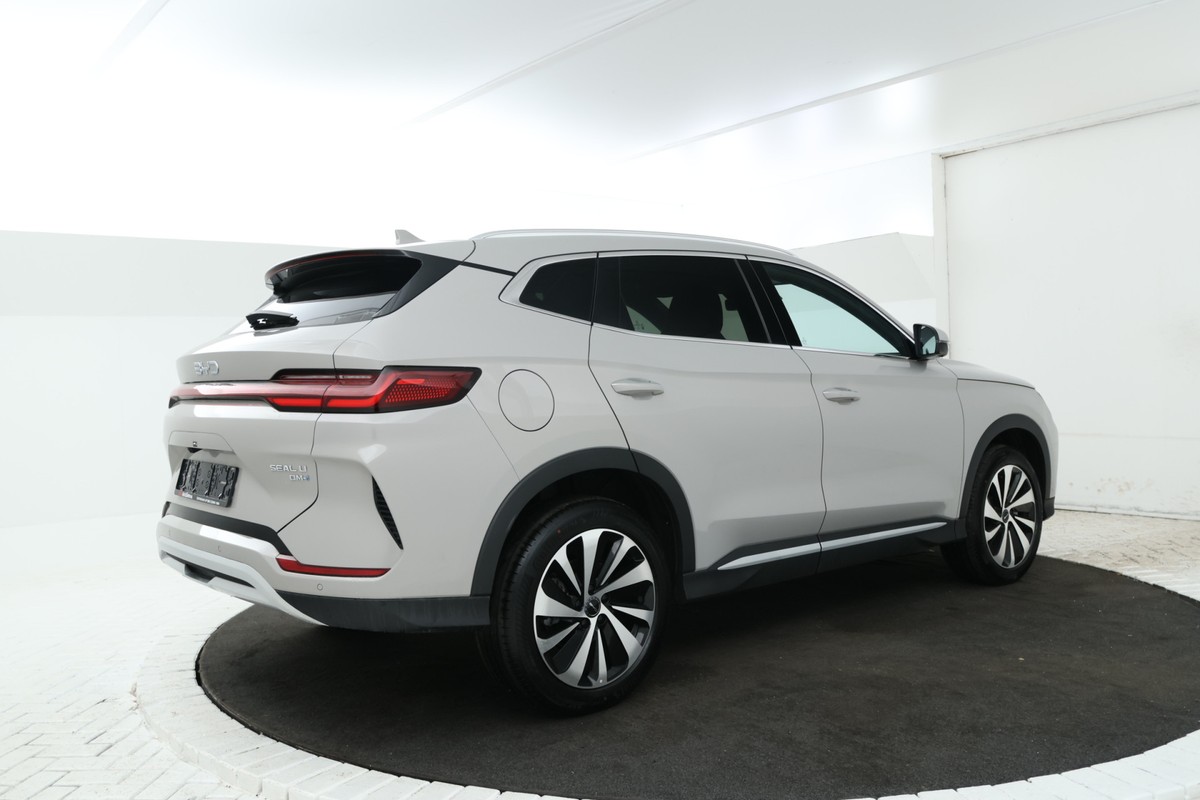 BYD SEAL U