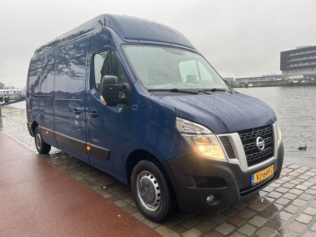 Nissan NV400