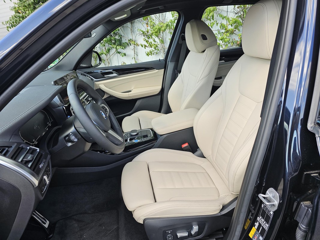 BMW iX3