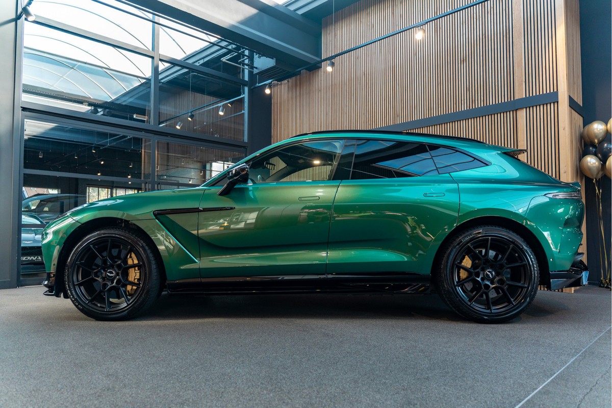 Aston Martin DBX