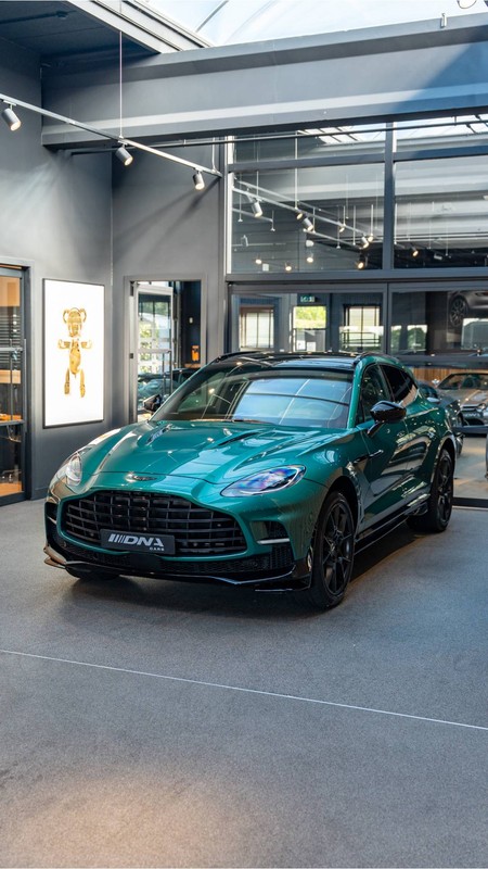 Aston Martin DBX