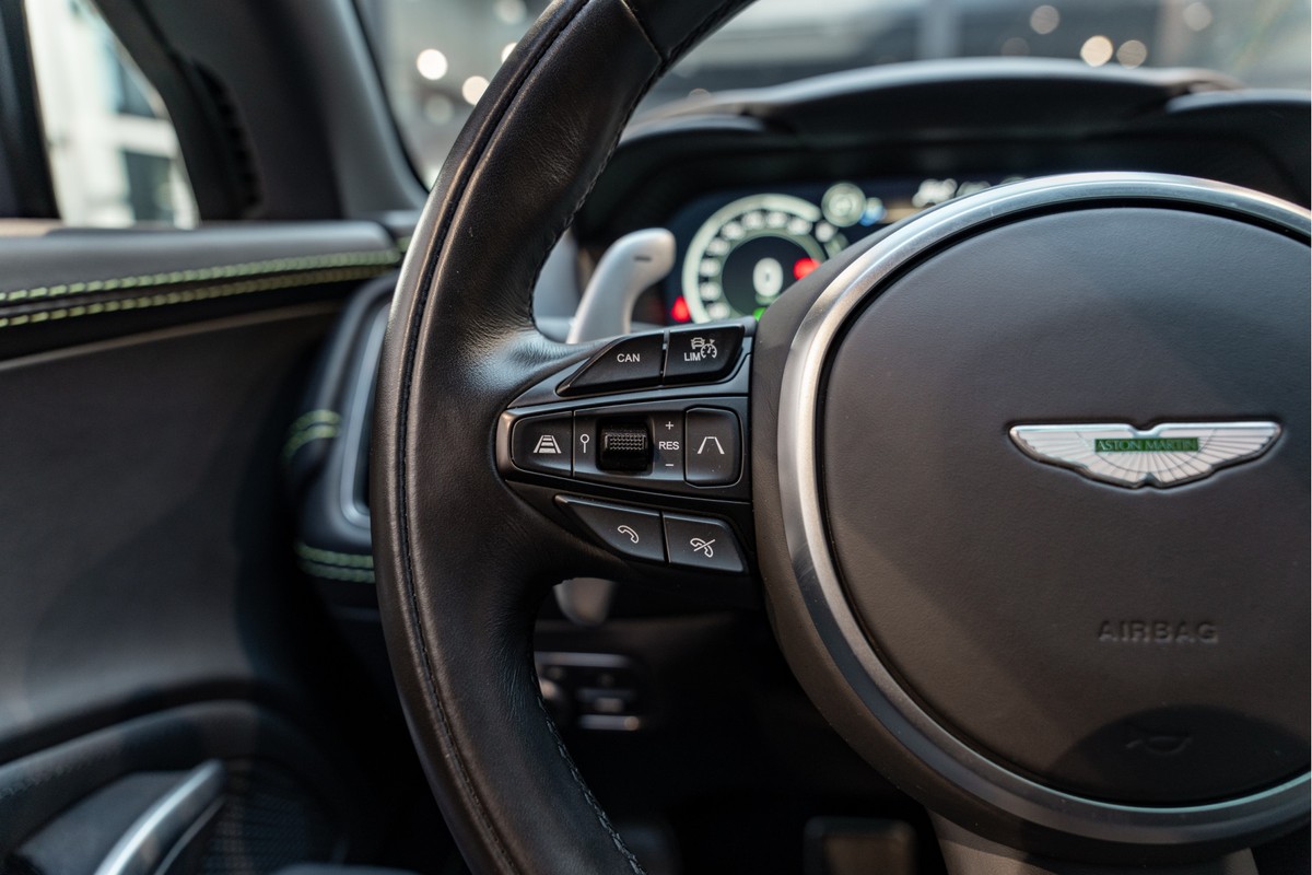 Aston Martin DBX