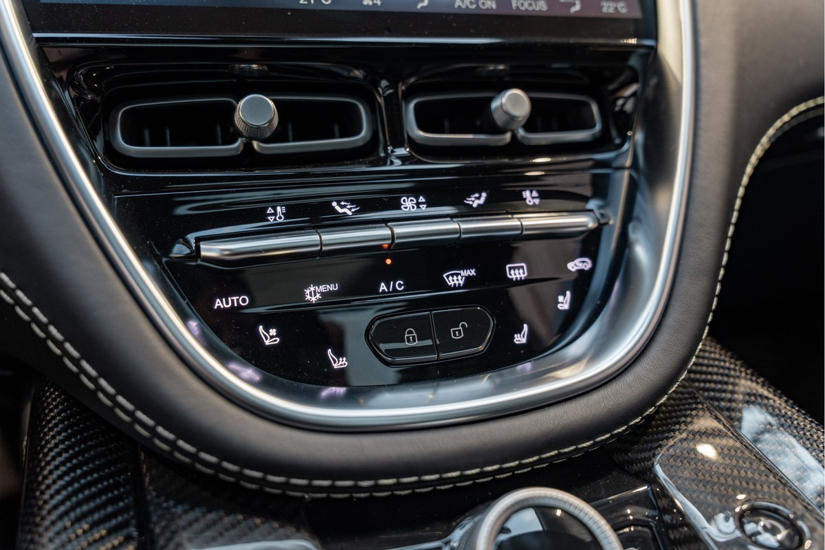 Aston Martin DBX