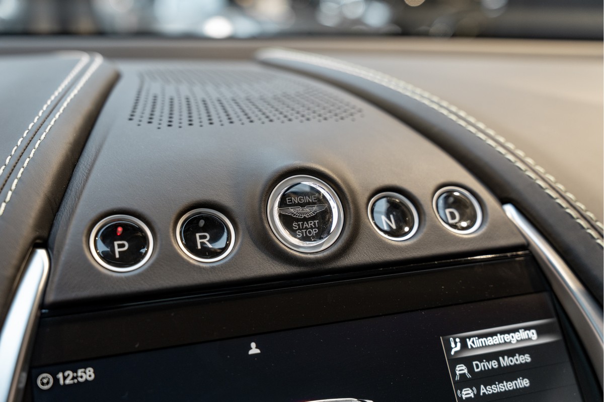 Aston Martin DBX