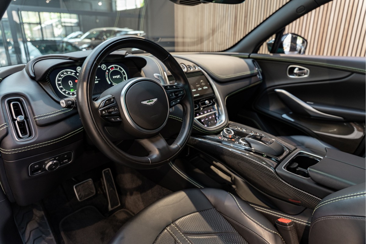Aston Martin DBX