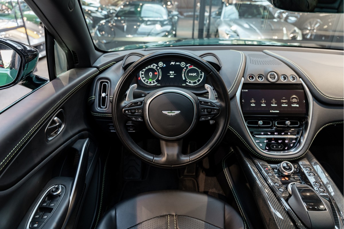 Aston Martin DBX