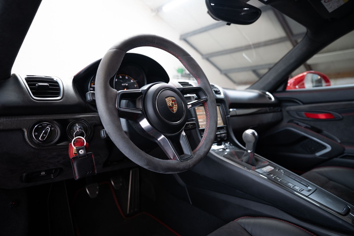 Porsche Cayman