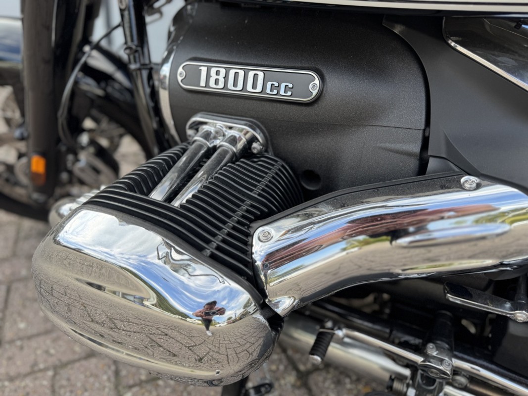 BMW R 18