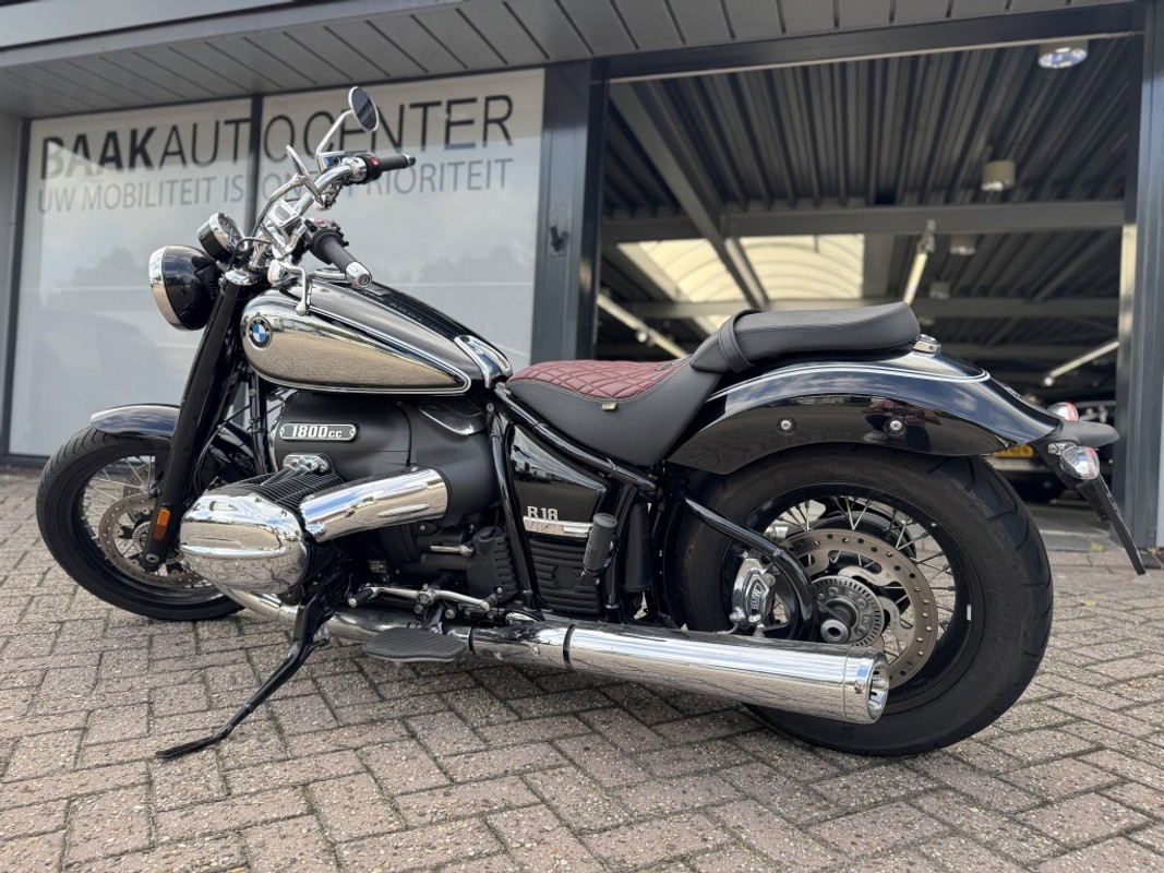 BMW R 18