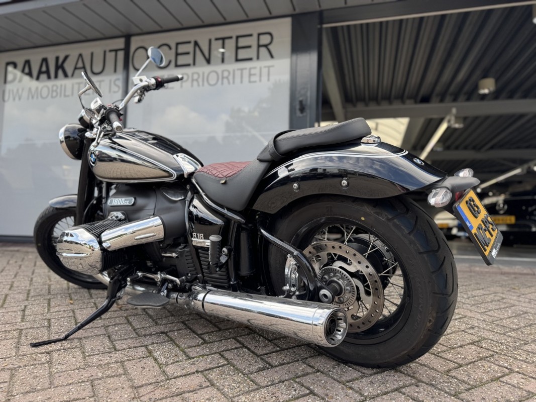 BMW R 18