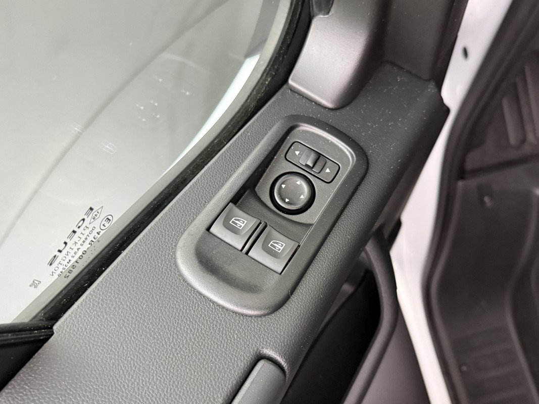 Nissan Interstar