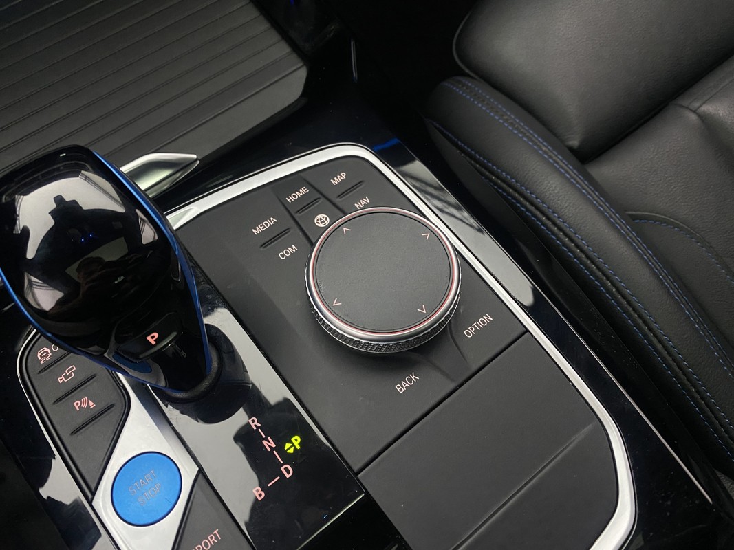 BMW iX3