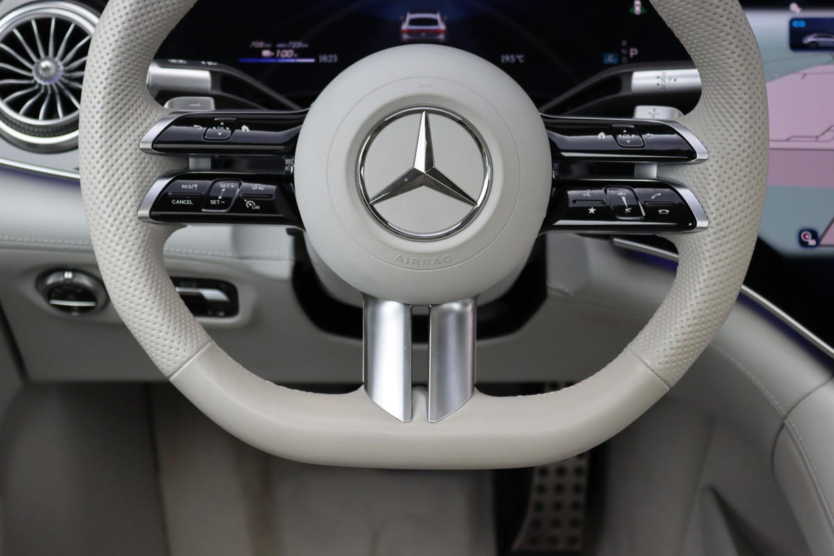 Mercedes-Benz EQS