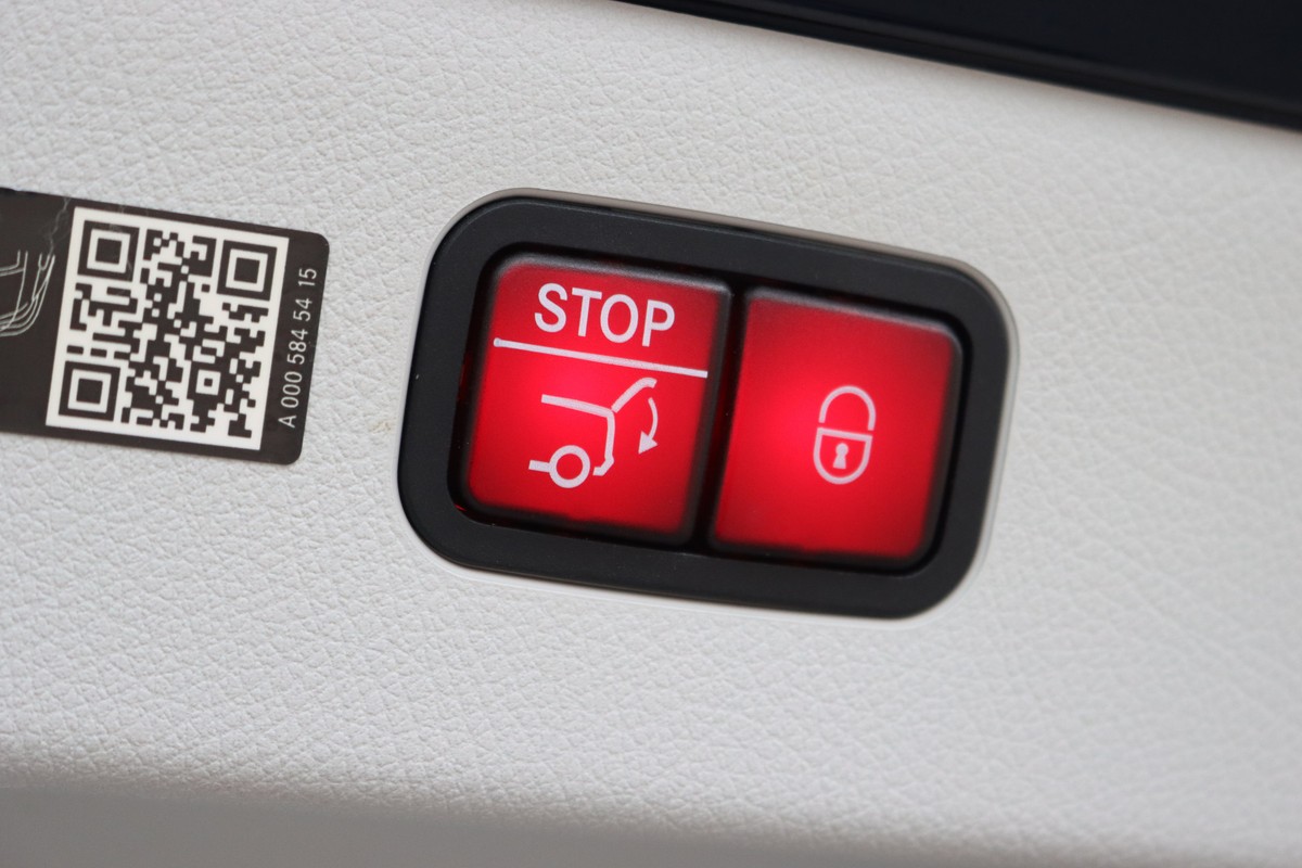 Mercedes-Benz EQS