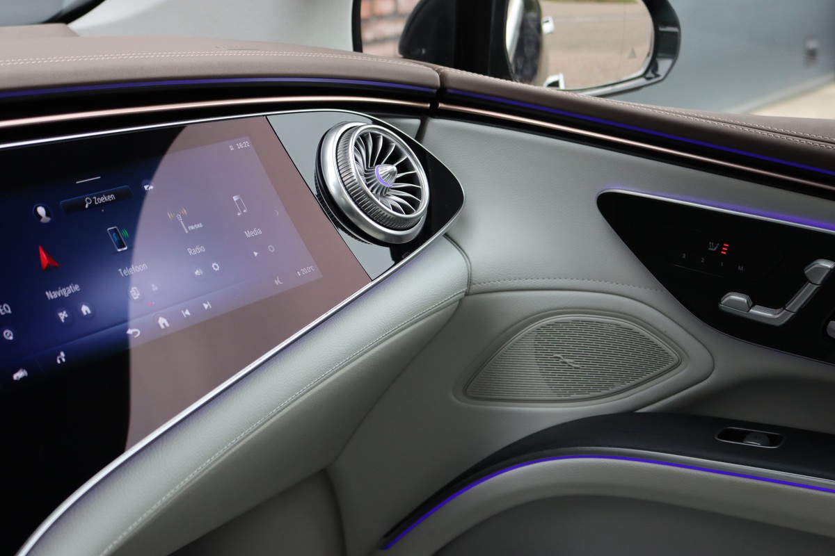 Mercedes-Benz EQS