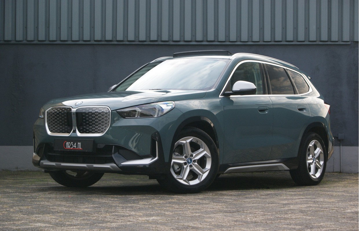 BMW iX1