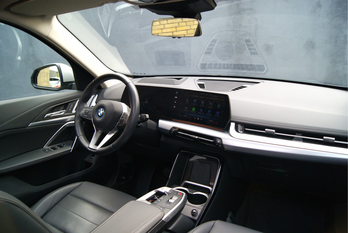 BMW iX1