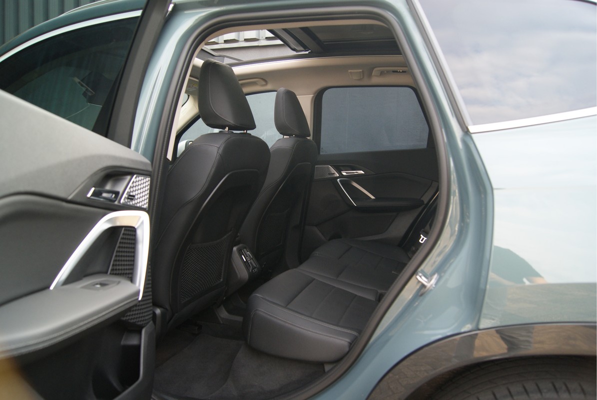 BMW iX1