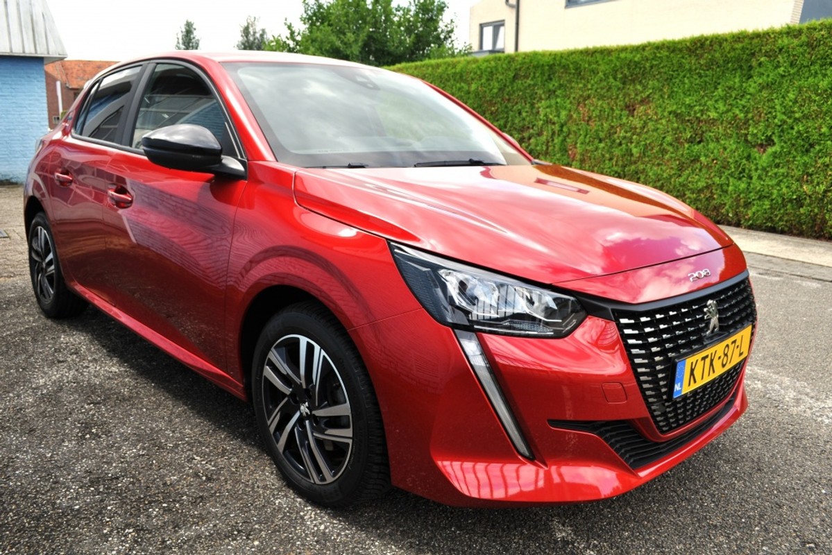 Peugeot 208