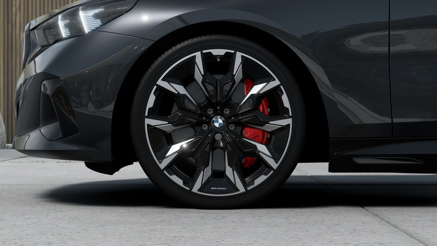 BMW i5